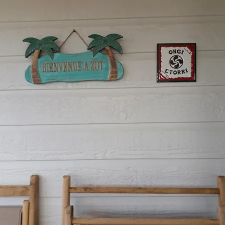 Paille En Queue, Au Pays Basque Avec Piscine Et Vue Sur *