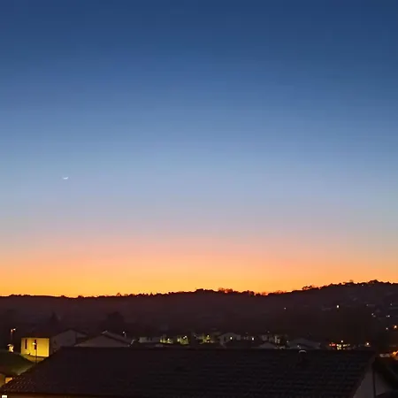 Paille En Queue, Au Pays Basque Avec Piscine Et Vue Sur