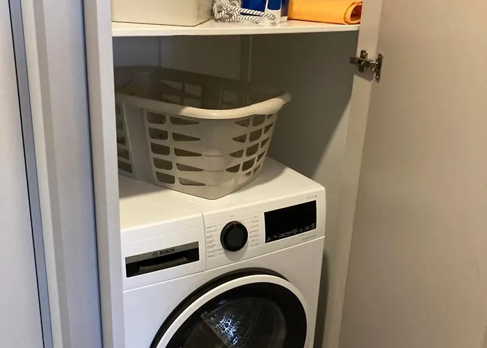 Paille En Queue, Au Pays Basque Avec Piscine Et Vue Sur Hasparren